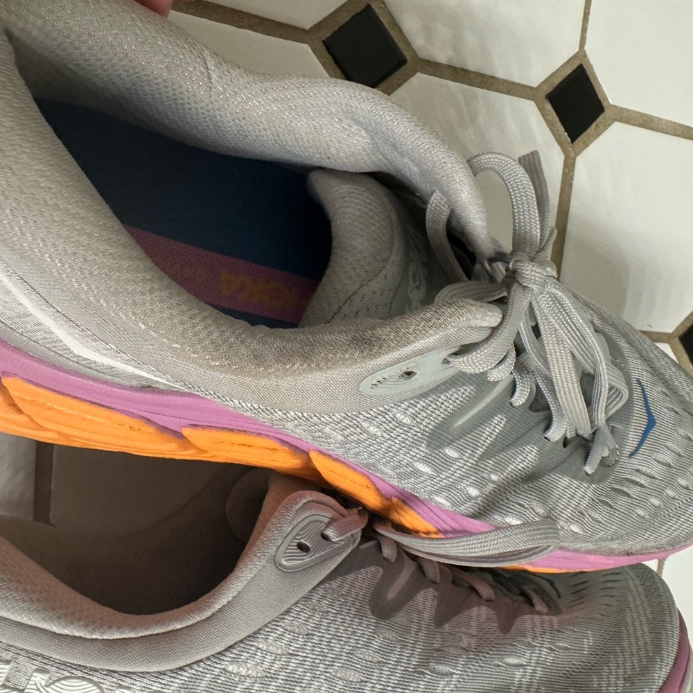 Hoka One One - image 5